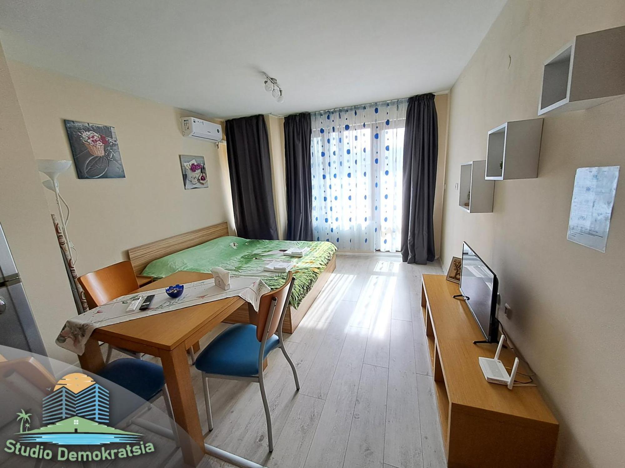 Apartament Demokratsia